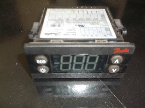 DANFOSS ERC 102D ELECTRONIC REFRIGERATION TEMPERATURE CONTROLLER